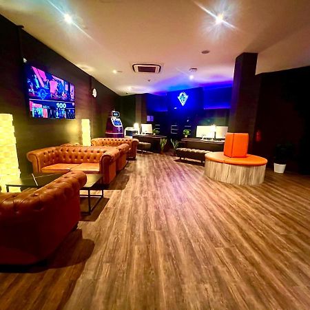 Arena Esports Hotel @ Bugis Village Singapore Exteriör bild
