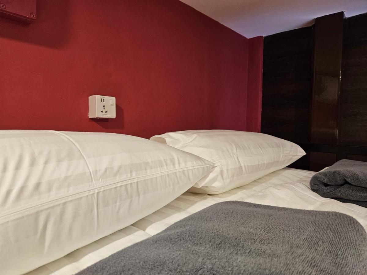 Arena Esports Hotel @ Bugis Village Singapore Exteriör bild