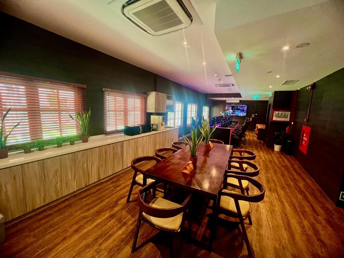 Arena Esports Hotel @ Bugis Village Singapore Exteriör bild